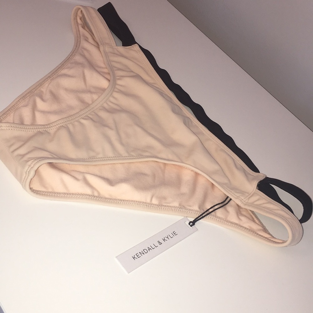 NWT KENDALL & KYLIE SWIM BOTTOMS